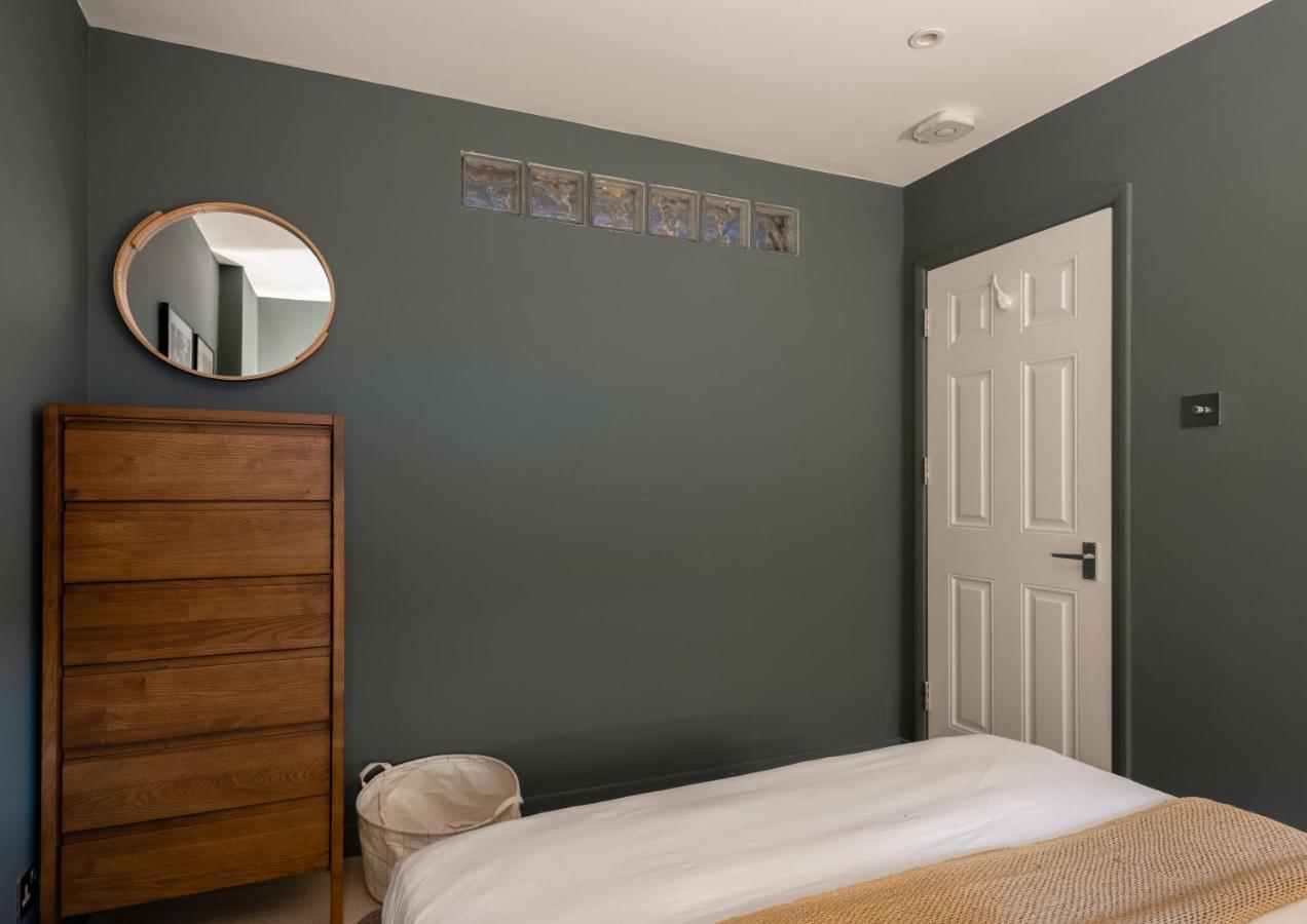 The Heart Of Shepherds Bush - Modern 2Bdr Apartment With Garden London Kültér fotó